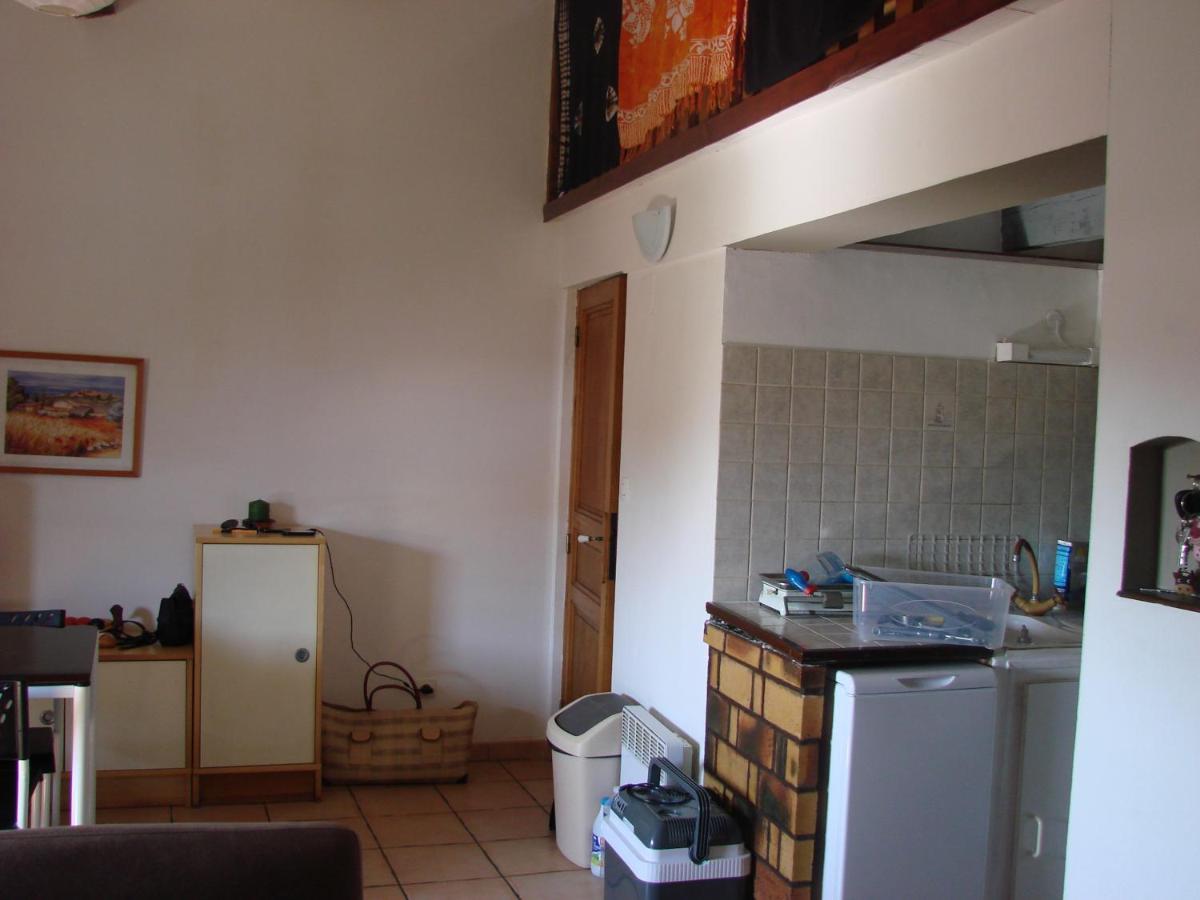 Apartmán 25 Fm 2 D Coursan Exteriér fotografie