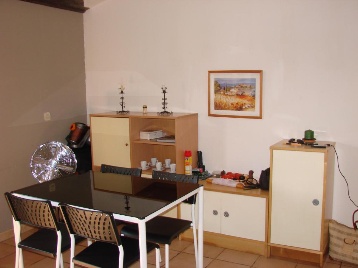 Apartmán 25 Fm 2 D Coursan Exteriér fotografie