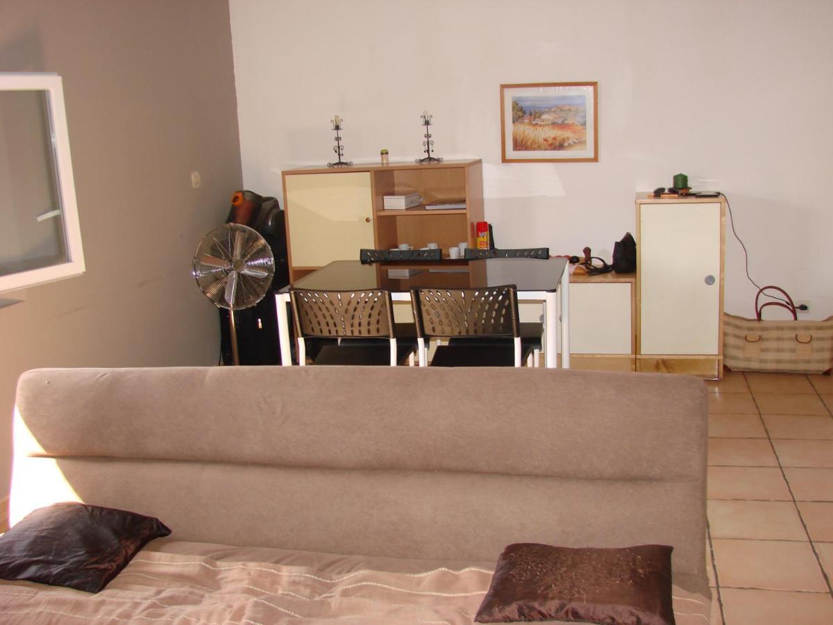 Apartmán 25 Fm 2 D Coursan Exteriér fotografie